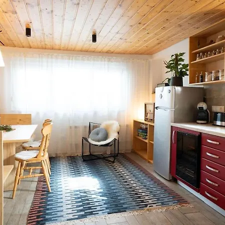 Holiday home Hut Smucka