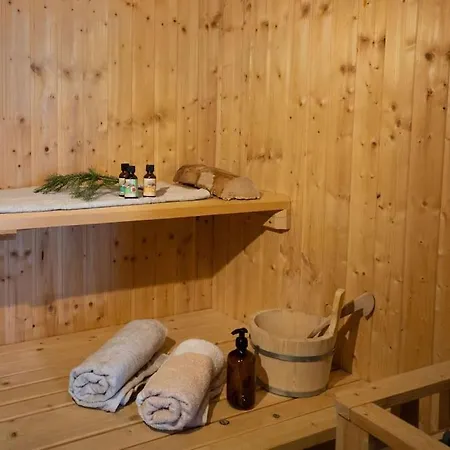 Hut Smucka Kranjska Gora